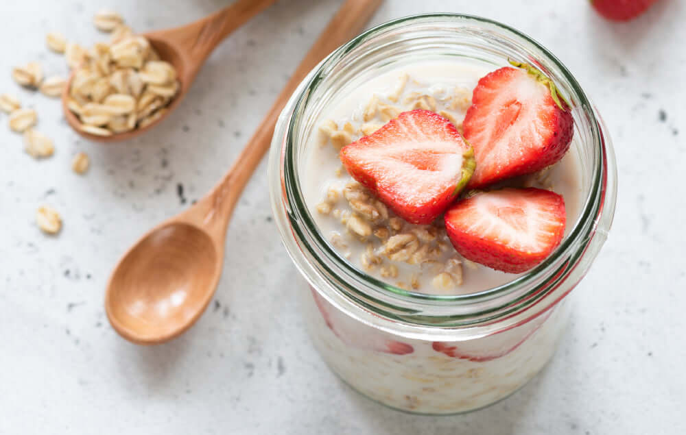 Need Breakfast in a Hurry? These Collagen Overnight Oats Start Your Day Right.