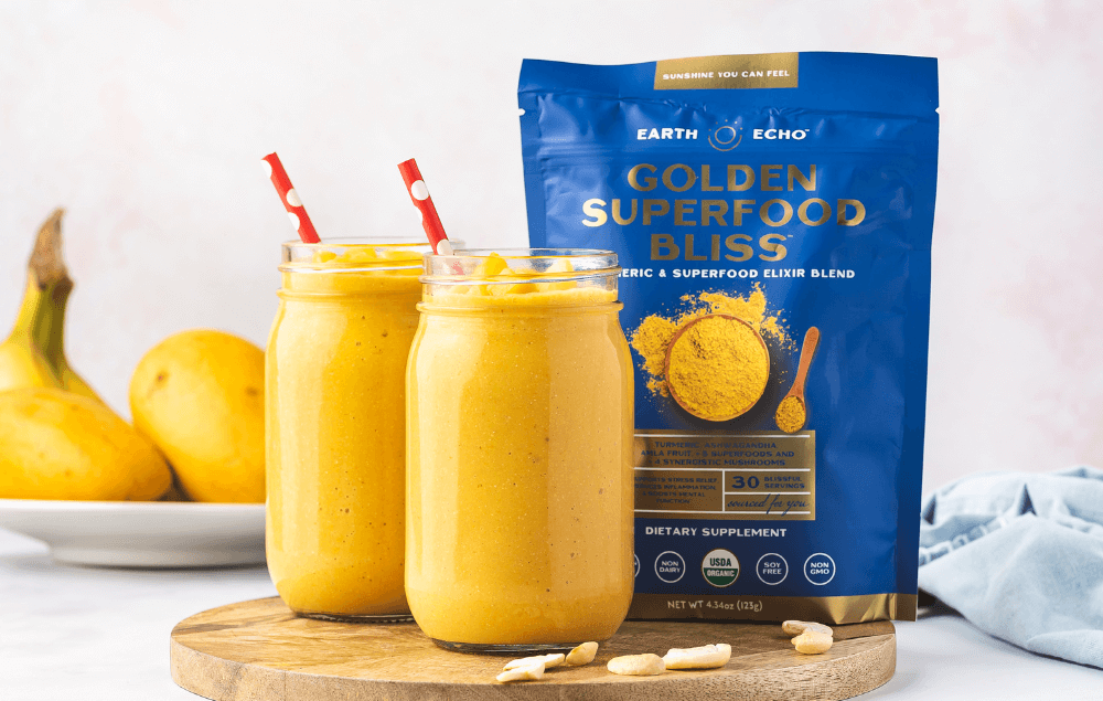 A Tropical Sunshine Smoothie That’s Bursting With Superfoods!